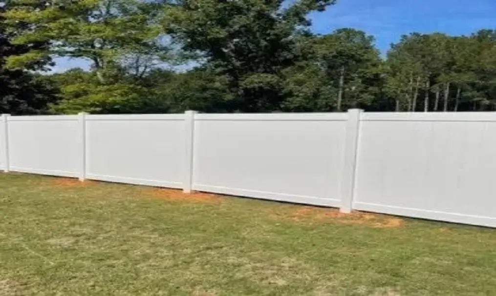 Vinyl-fence